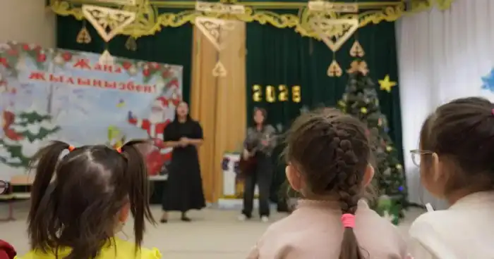 В столичном детском саду прошел новогодний утренник для особенных детей (4)