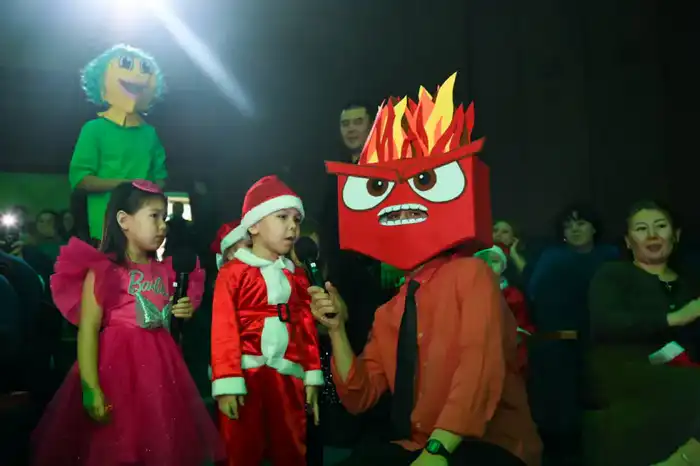 Новогодние праздники для детей военнослужащих в стране Павлодаре