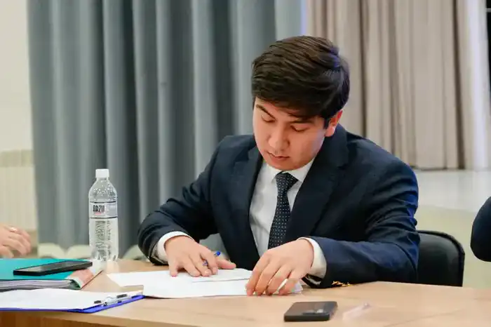 «Закон и порядок»: интеллектуальную игру «Что? Где? Когда?» провели среди столичных студентов (8)