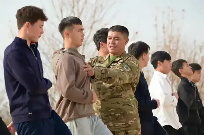 В Казахстане обновлены правила НВП: армия усиливает подготовку допризывников (2)