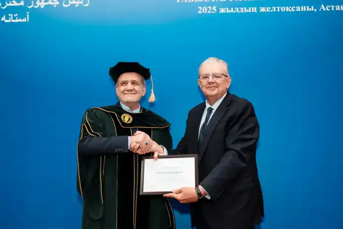 ПРЕЗИДЕНТ ИРАНА ПОСЕТИЛ ЦЕНТР СЕРДЦА (2)