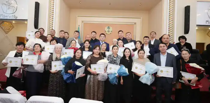 В Мангистау наградили победителей олимпиад среди сельских школ и лучших представителей сферы спорта (2)