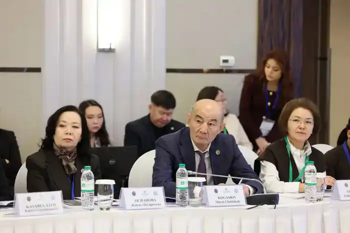 В Астане завершился второй день Международного форума Тюркской сети судебно-правовой подготовки, посвящённого 10-летию Высшего Судебного Совета Республики Казахстан (8)