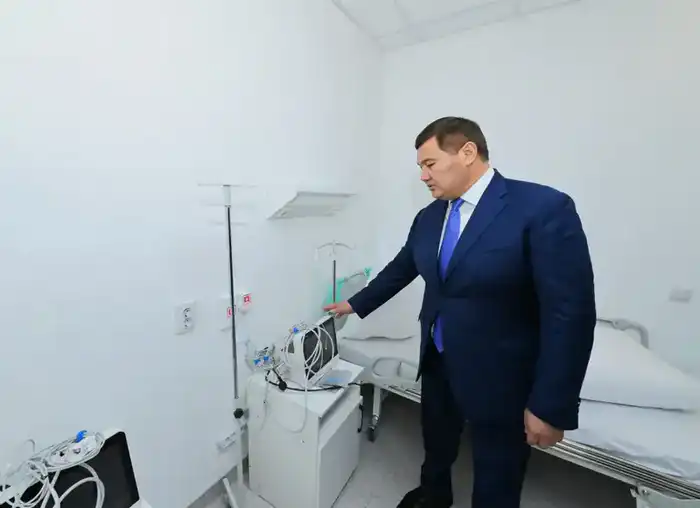 Глава региона осмотрел новую пристройку к центральной больнице (5)