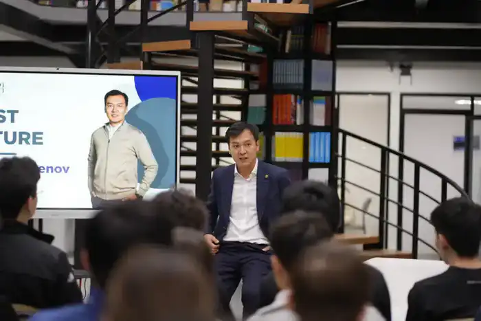 Обсуждение технологических трендов в образовании: лекция генерального директора Yandex Qazaqstan для студентов Павлодаре