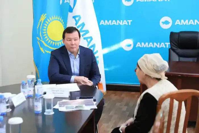 Аким области провел прием граждан (9)