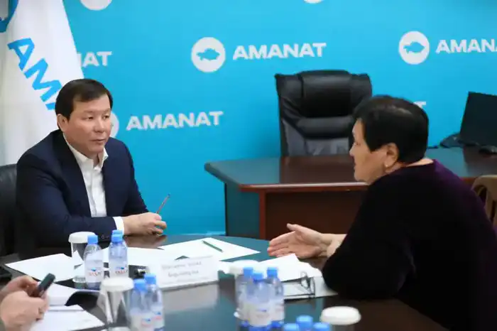 15 актюбинцев обсудили проблемы на приеме у акима Павлодаре