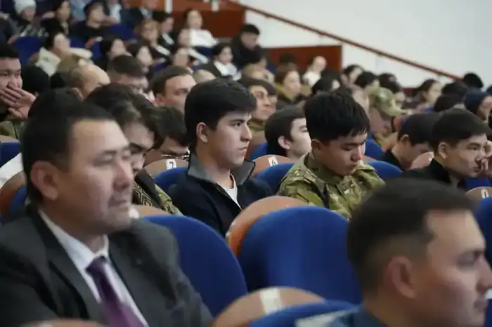 Аким Акмолинской области Марат Ахметжанов провел встречу с жителями Коргалжынского района (6)