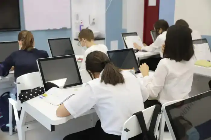 В Алматы начато строительство 16 детских садов, 16 школ и 11 медицинских учреждений Павлодаре