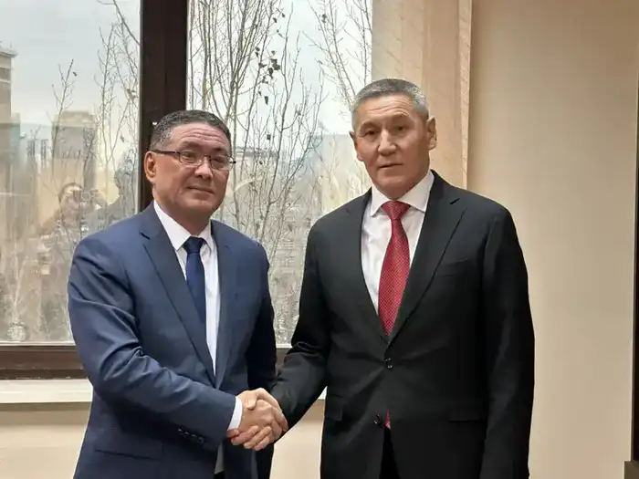 Вице-министр МСХ РК представил коллективу нового заместителя председателя Комитета ветеринарного контроля и надзора (3)