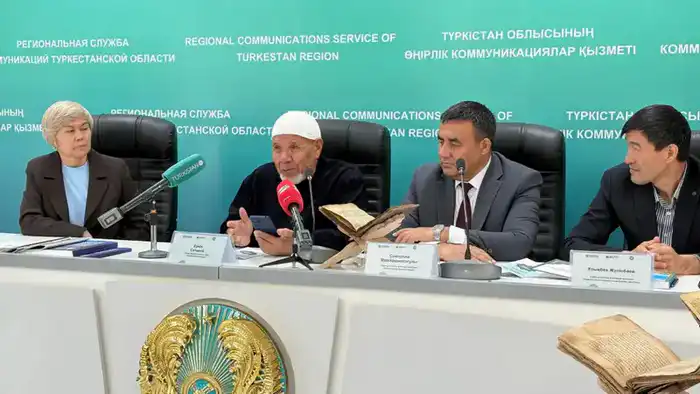 В ТУРКЕСТАНЕ НАЙДЕНА ДРЕВНЯЯ РУКОПИСЬ «ДИВАНИ ХИКМЕТ» ЯСАУИ (2)