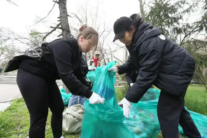 Экологические инициативы Алматы перевод ТЭЦ на газ чистый общественный транспорт переработка отходов Павлодаре