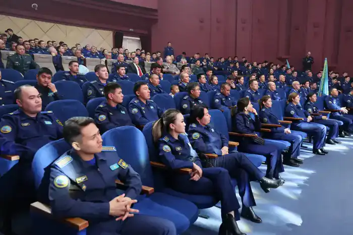 В Астане ветерана Сил воздушной обороны Копена Ахмадиева поздравили с юбилеем (5)