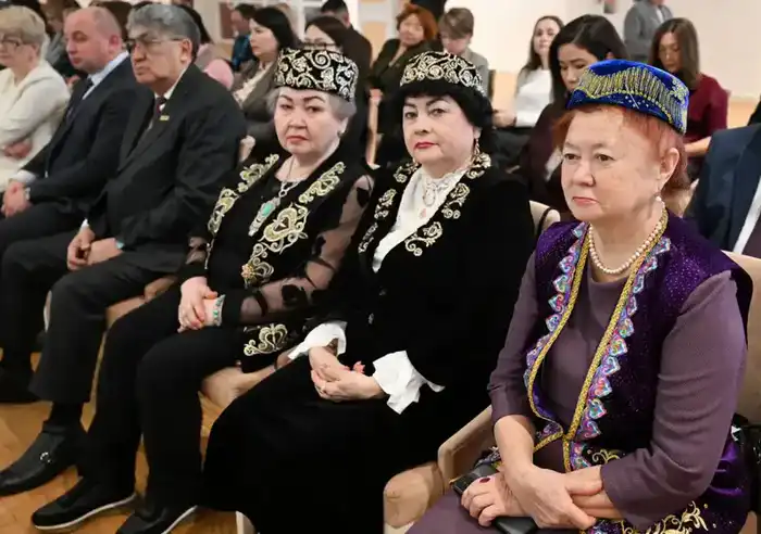 В области прошел ежегодный форум, посвященный укреплению национального единства и сохранению духовных ценностей (10)