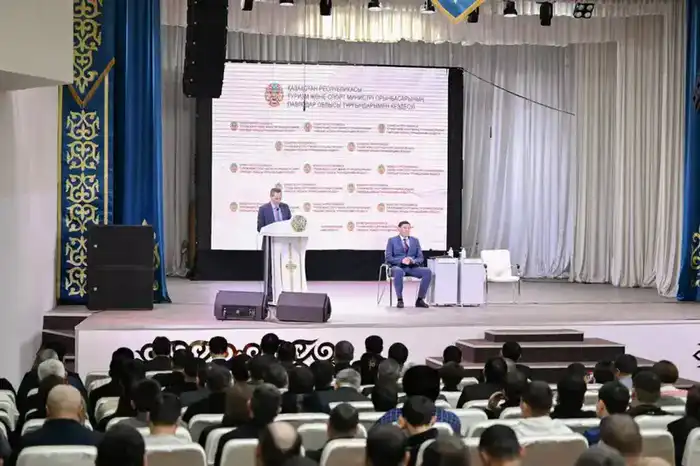 Серик Жарасбаев провёл встречу с населением Павлодарской области (9)