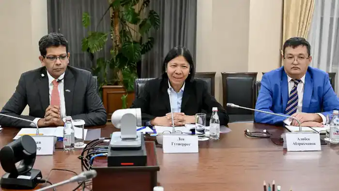 Серик Жумангарин встретился с генеральным директором Азиатского банка развития по Центральной и Западной Азии (2)