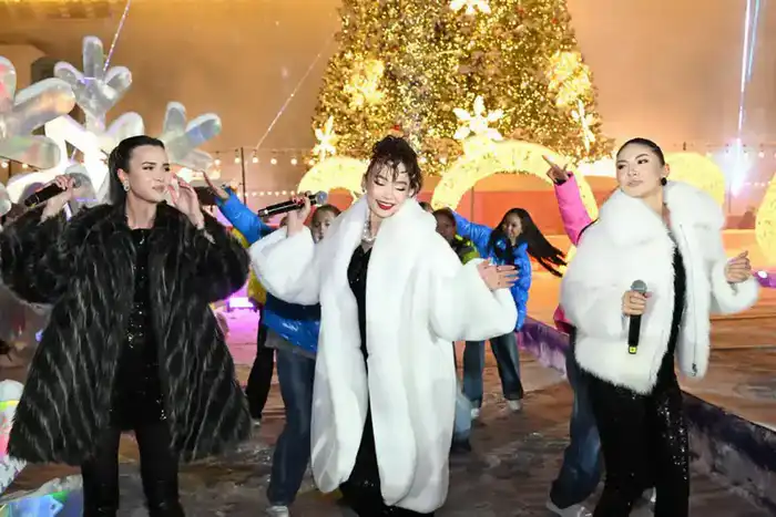 В Алматы зажгли главную новогоднюю ёлку (10)