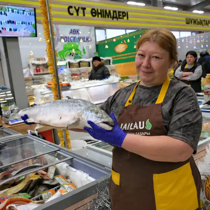 Все для новогоднего стола по доступным ценам: в Павлодаре прошла праздничная сельхозярмарка (4)