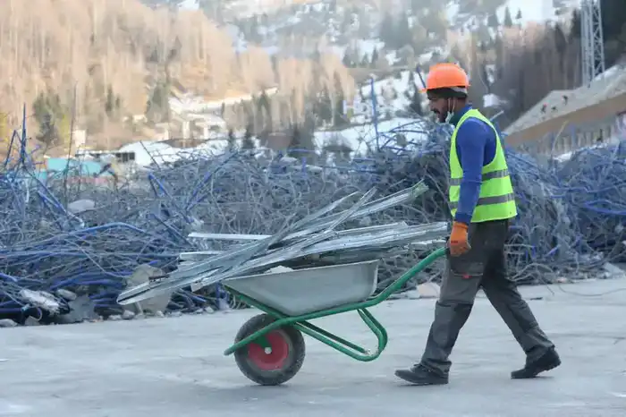 Аким Алматы ознакомился с ходом реконструкции высокогорного спортивного комплекса «Медеу» (2)