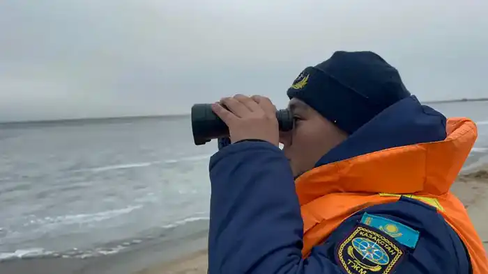 МЧС призывает граждан не выходить на тонкий лёд и соблюдать правила безопасности на водоёмах (4)