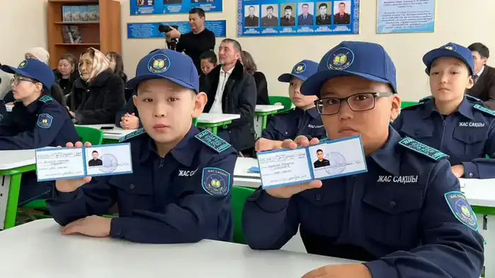 Класс юных стражей порядка в Каракарлинском районе Павлодаре