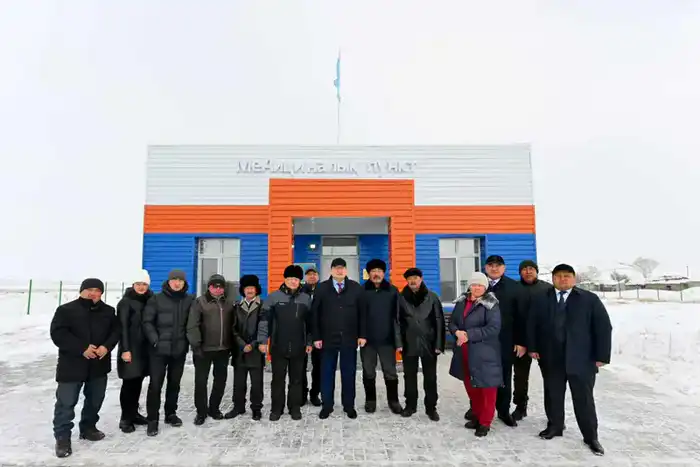 Аким области ознакомился с работой медицинского пункта в селе Малтүгел (6)