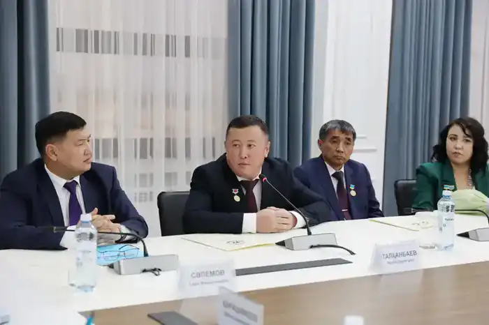 Звезды образования: Педагоги Жамбылской области сияют на небосводе достижений Павлодаре