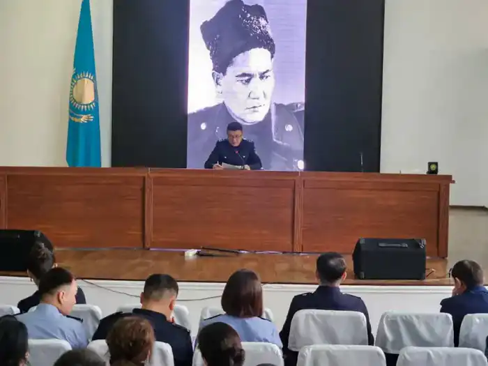 Эссе и кино: память о Момышулы в Караганде Павлодаре