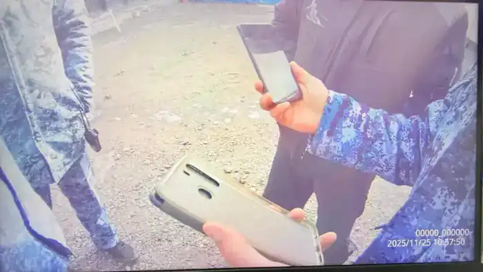 Экскаваторщик и его тайный телефонный груз Павлодаре