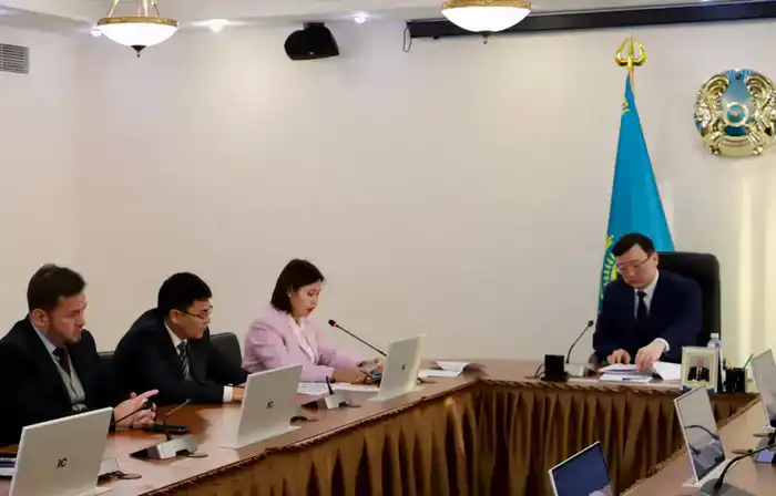 В Минтруда обсудили вопросы служебной этики и культуры взаимоотношений (3)