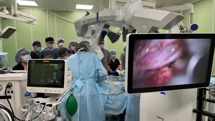 В Карагандинской области впервые провели операцию по восстановлению слуха ребёнку с помощью кохлеарной имплантации (2)