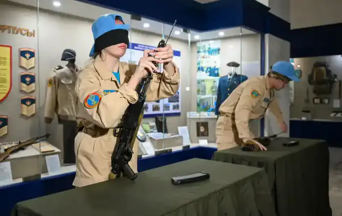 В Астане сенаторы ознакомились военно-патриотической работой в Вооруженных силах (5)