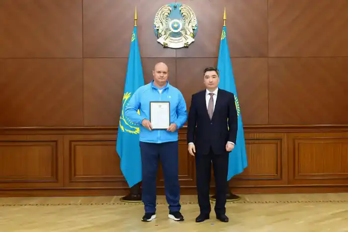 От имени Президента Олжас Бектенов вручил государственные награды призерам и тренерам XXV Летних Сурдлимпийских игр (6)