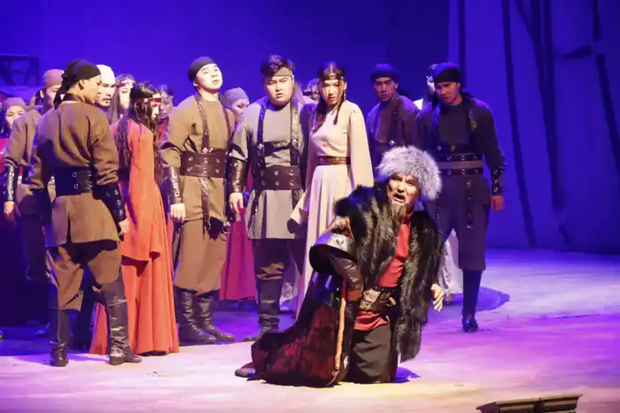 В Жетісу торжественно отметили присвоение академического статуса драматическому театру имени Бикен Римовой (6)