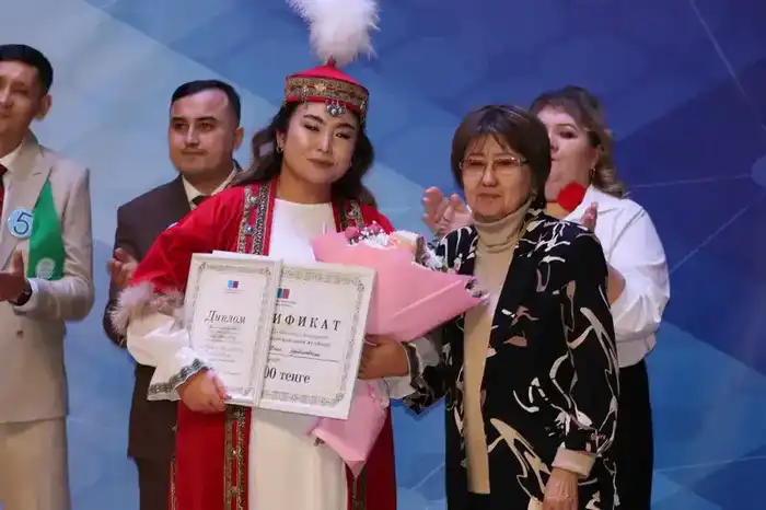 Караганда выбрала лучшего учителя года Павлодаре