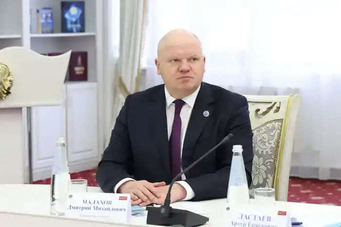 Обсуждение антикоррупционной устойчивости и прав человека на круглом столе с участием Дмитрия Малахова Павлодаре