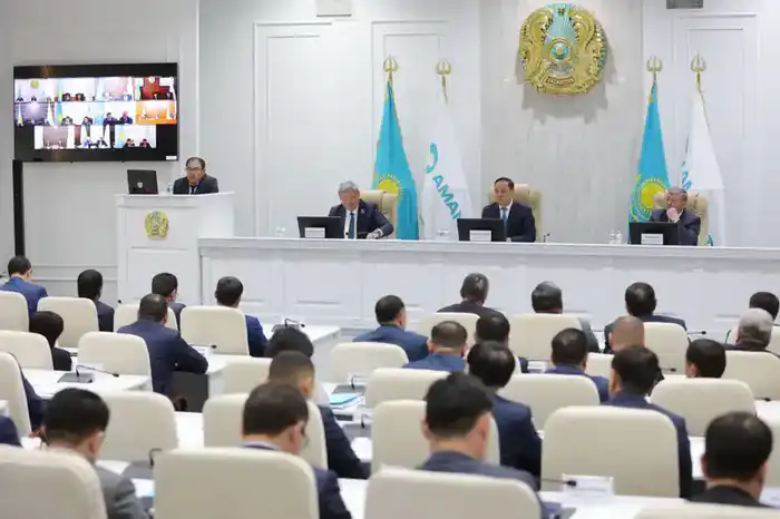 Ербол Карашукеев принял участие в расширенном заседании депутатской фракции партии «AMANAT» (2)