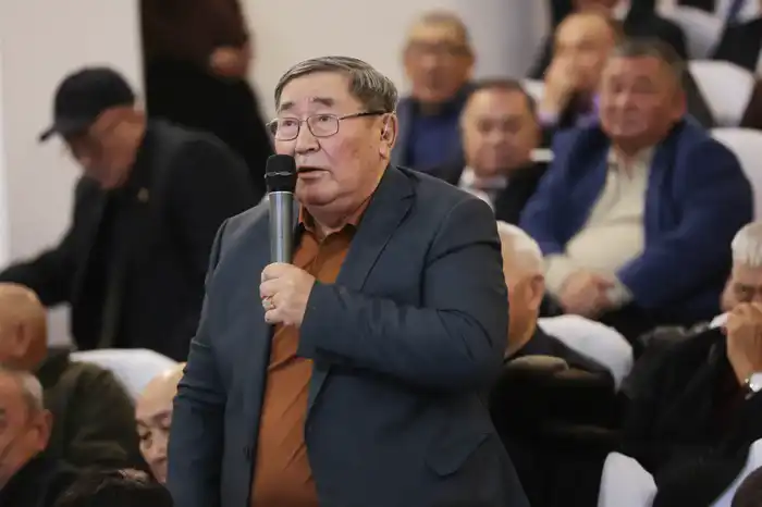 Ербол Карашукеев провел встречу с жителями района Т. Рыскулова (8)