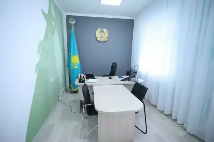 В селе Кендерли открыли новое здание акимата, вручили служебные автомобили (8)