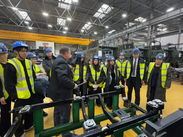 Экскурсия учащихся школы-лицея Binom в Министерстве промышленности и строительства: формирование будущих кадров для оборонной отрасли Павлодаре