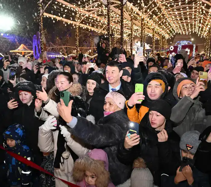 Зажжение главной новогодней ёлки в Алматы: символ единства и старт праздничных мероприятий Павлодаре