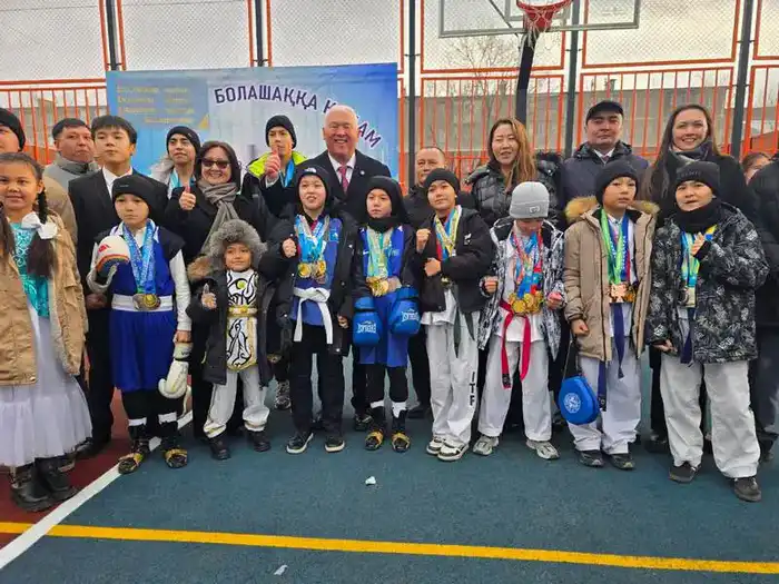 В Темиртау открыли 30 современных спортивных площадок для школьников (3)