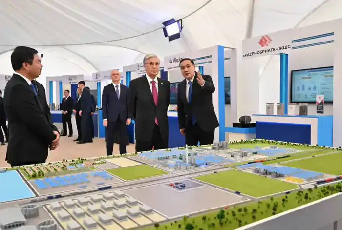 Глава государства посетил малую индустриальную зону «Тараз» (5)