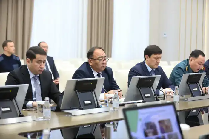 Праздничные караваны с участием персонажей шоу «Жыл 12 ай» пройдут по улицам Актобе 31 декабря (5)