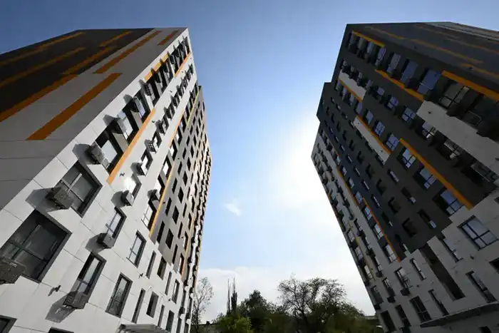 Заместитель акима Алматы Алмасхан Сматлаев сообщил о росте очереди и усилении контроля над арендным жильем (3)