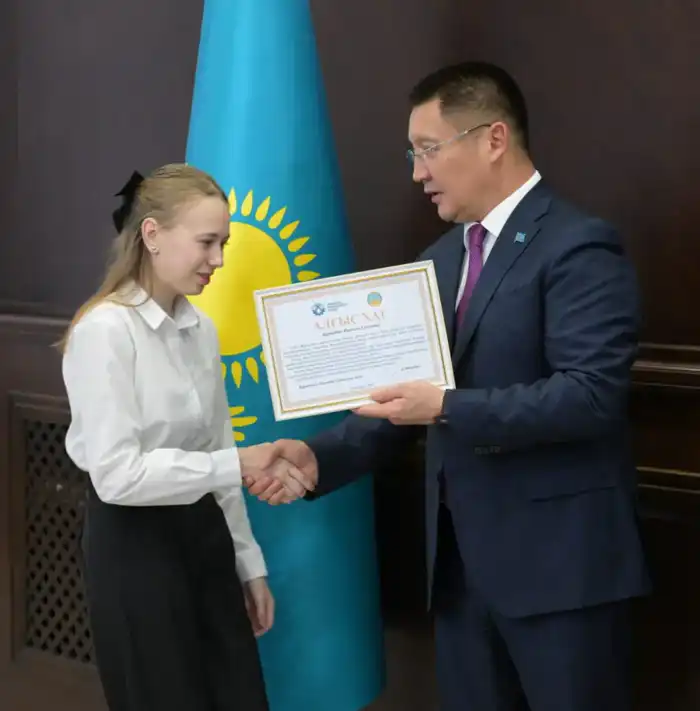 В Павлодаре вручили премию акима области «Шебер асуы» (3)