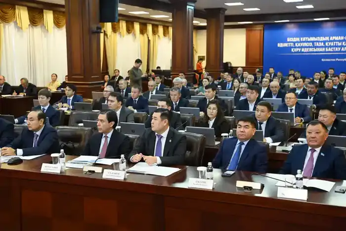 На встрече с фермерами Кызылординской области Канат Бозумбаев обсудил риски вегетационного периода следующего года (3)