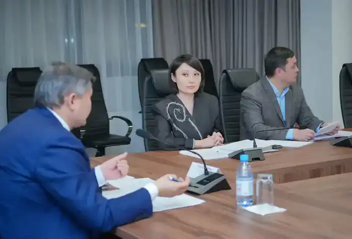 Министр науки и высшего образования РК провел прием граждан по личным вопросам (3)