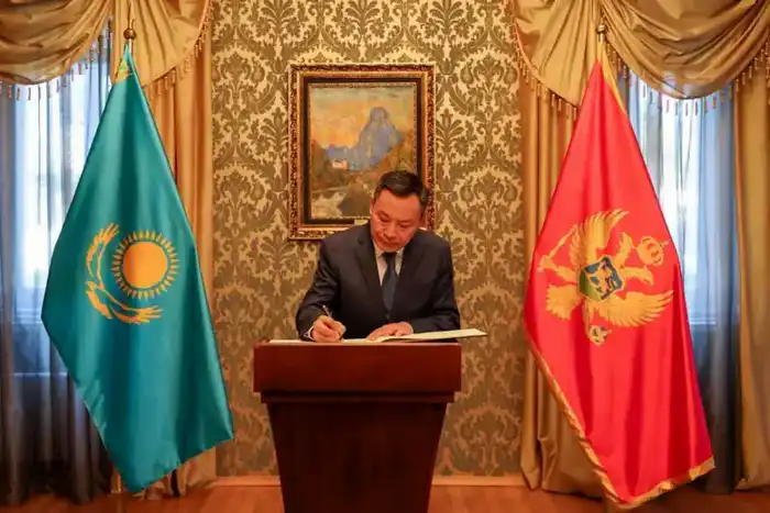 Посол Казахстана вручил верительные грамоты Президенту Черногории (4)