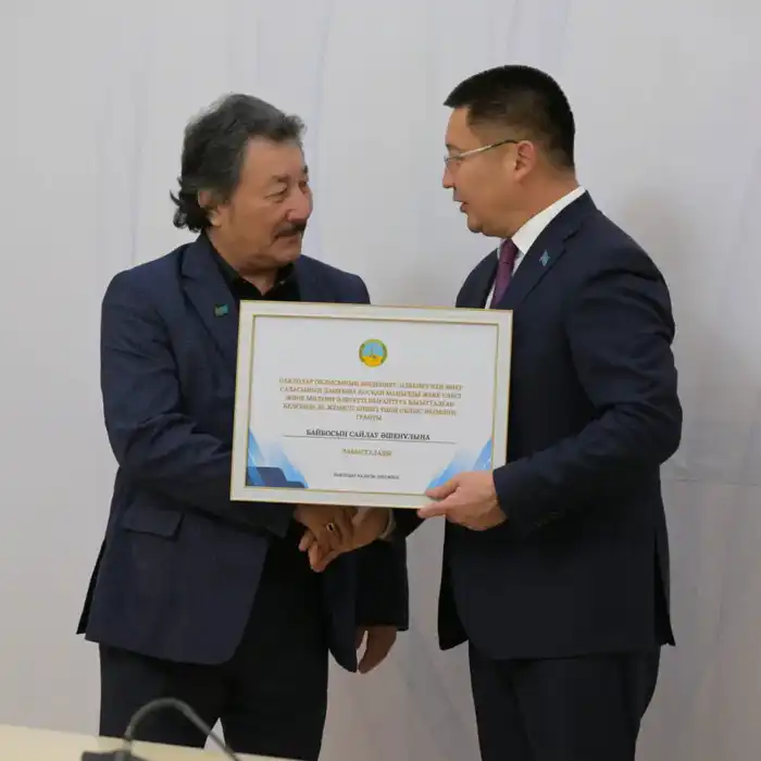 В Доме дружбы состоялась традиционная ежегодная встреча акима области Асаина Байханова с представителями творческой интеллигенции - деятелями культуры, литературы и искусства (7)